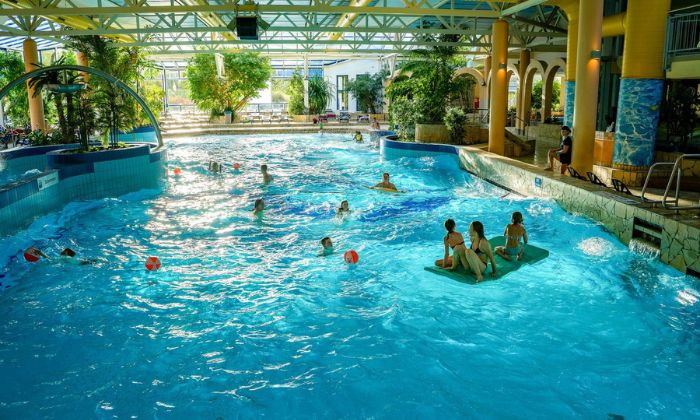 Wellenbecken im Freizeitbad monte mare in Rheinbach